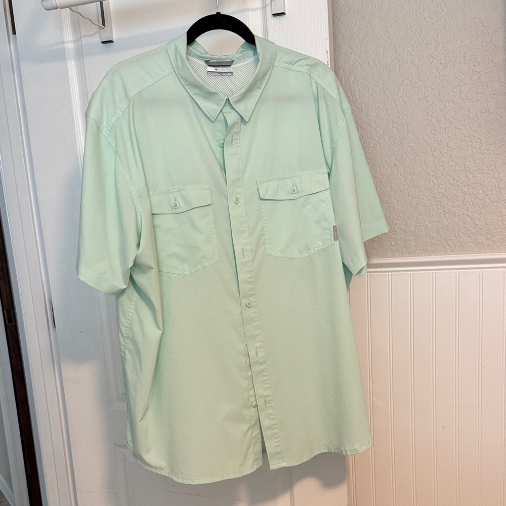 Columbia Mint Green Casual Button Down Shirt